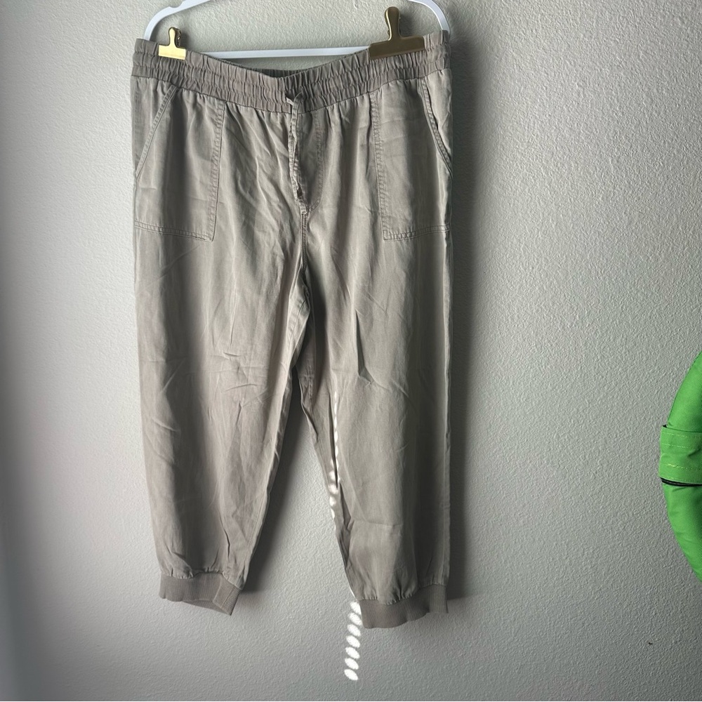 Maurices Gray Sweatpants with Elastic Waistband